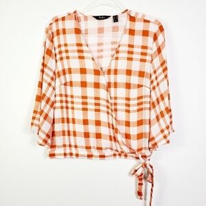 DU JOUR PLAID FLUTTER SLEEVE TOP